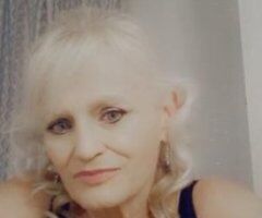 Sexy Milf L - Image 2