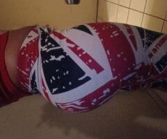 Long Beach escorts - All Natural Pierced Nipples Slim Thick Goddess