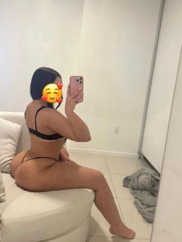 new girl in town✅ - 1