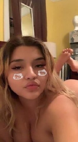 BUSTY LATINA - 1