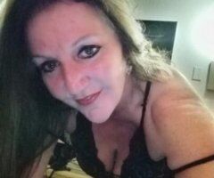 Hey guys I'm doing threesomes today who wants to join - Image 4