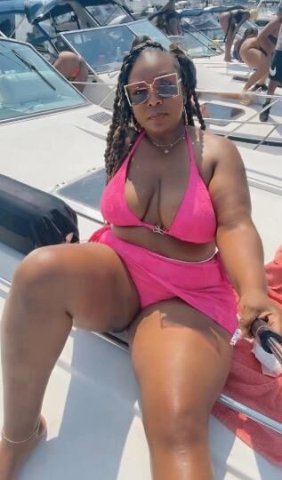 (BBW) Seasoned & Experienced "Sugar MILF" Companion ⭐⭐⭐⭐⭐ 5star - 1