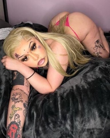 Dawlphace is hereee. Ask for 2 girl special - 1