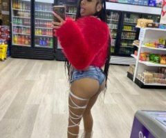 Slim thick lightskin mami, pretty, petite, everything sweet - Image 4