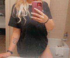 Asheville escorts - beautiful tall southern girl with great city vibe