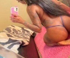 💦💦come bite my lil 🍑😘 - Image 3