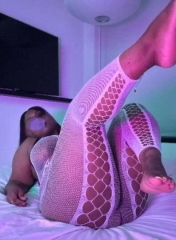 Join me on a night of pure pleasure and a time to relax unwind with me - 1