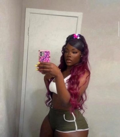 Sexy chocolate looking to have fun - 1