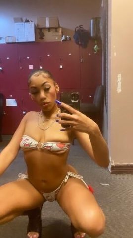 Forgein Gyal😍 - 1