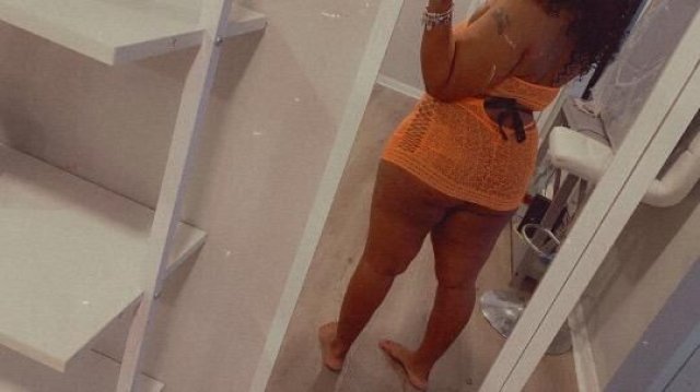 One Night ONLY !! Im From Outta Town 🍑💦🐱 - 1