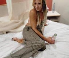 shes back in Encinitas - Image 10