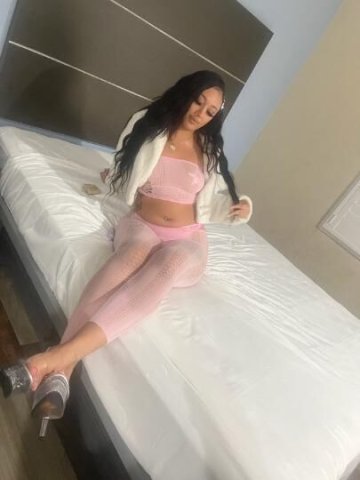 HOT LATINA'S READY TO PUT YOU IN THE CLOUDS - 1