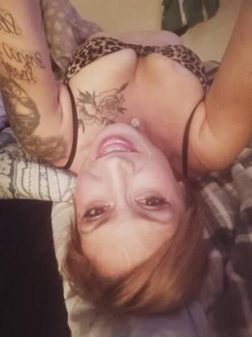 looking for fella who wants a lil head game fun:) - 1