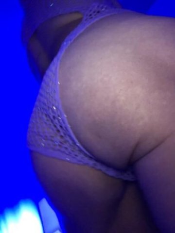 💦 Cool Ya Self off With SNOW SNOW - 1