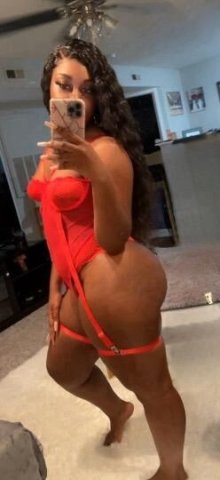 Thick and Juicy🍑 Super Soaker 😻💦 - 1