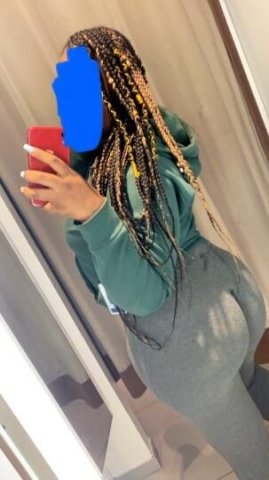 Voluptous juicy goodness ready to buss all on you 🍒 - 1
