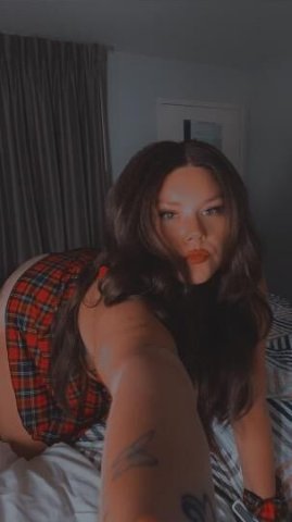 SPECIALS cum play with me 😘 - 1