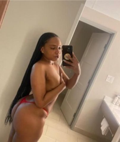 new in town looking for someone to party with 💦 - 1