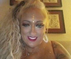 Huge Titts pretty smile - Image 2