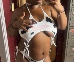 THICK AF black babe looking to satisfy you tonight! - Image 2