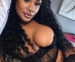 sexy girl waiting for you - Image 3