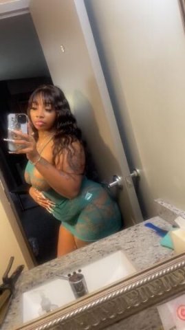 ...wetter and better than her 👆🏽and her👇🏽 😜💦 - 1