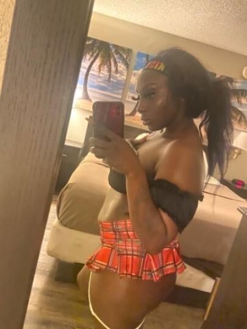 INCALL ONLY💕BELLA👅Grab your rain coat ☔ 🧥 and come see me - 1