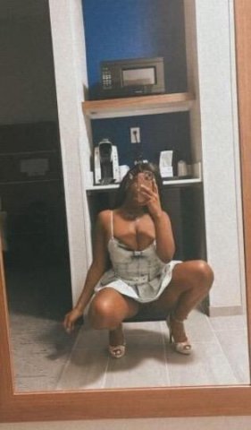 young tight wet kitty incall - 1
