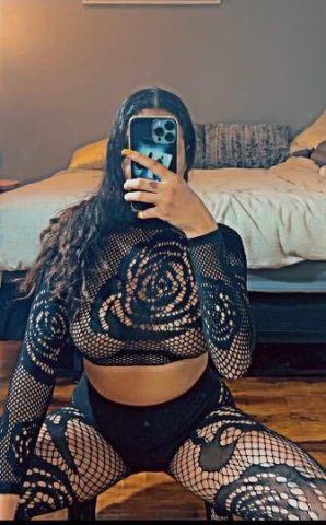 Spicy Latina 🌶 BACK IN TOWN Cum Play Papi 💦 - 1