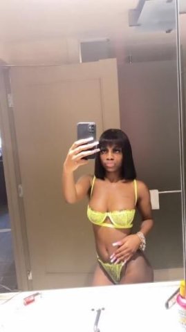 Lil Bitt 🥰😋💦👅🍆 - 1