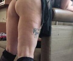 ✨ALL-NATURAL, INDEPENDENT, MATURE, TATTOOED, KINKY ,SEXY THICK MILF NEXT DOOR✨ - Image 2