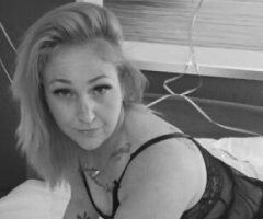 ✨ALL-NATURAL, INDEPENDENT, MATURE, TATTOOED, KINKY ,SEXY THICK MILF NEXT DOOR✨ - Image 6