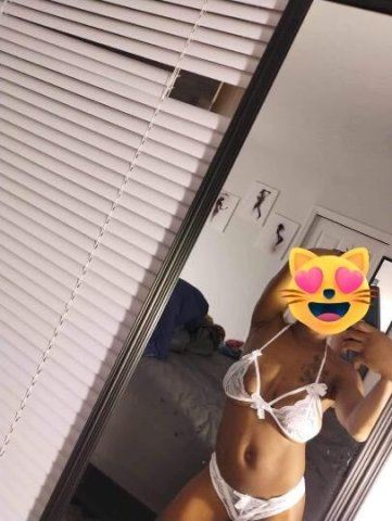 Hey ITS KEKE (Incalls & Outcalls) Im In CASTLETON - 1
