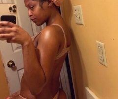 slim thick Massage therapist 👅 - Image 4