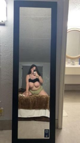 $8p qv special 💰 come see how wet it gets 💦 incall 🏠 outcall 🚘 uber required there and back - 1