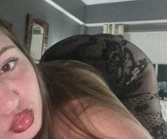 NEW PICS📸 I DOUBT YOU'VE HAD ANYTHING AS TIGHT AN JUICY💦 AS THIS PEACH🍑 DONT BELIEVE ME.... MAMA SAID CHANCES MAKE CHAMPIONS💁🏼♀TRY ME!! 😘😋 - Image 2
