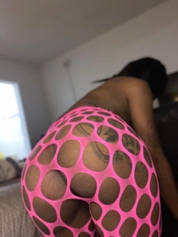 BABE CHEEKS CAR ViSiTS or OUTCALLS SUBSCRiBE TO MY ONLY-FANS🎥 - 1