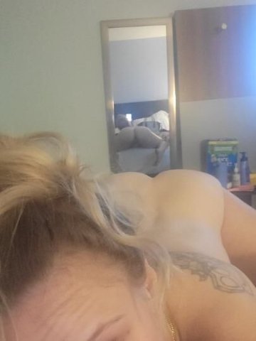Blonde baby Thick ass young & wet 💦💦 INCALLS - 1