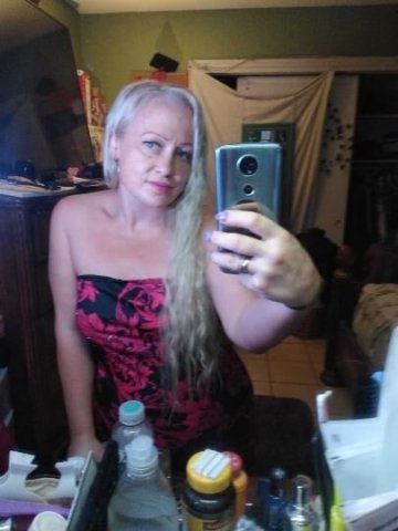 Single Sexy and playful Girl looking for a real fun time. - 1