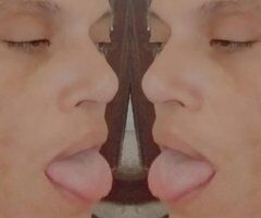 2 girls - Image 3