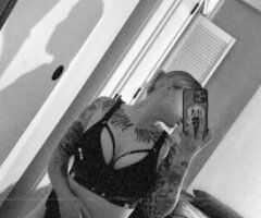 San Diego escorts - thick sexy tatted goth girl 😈