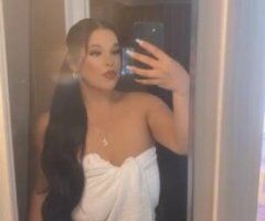Big Juicy boobies phat wet kitty 💋💦 come see me while i'm here 🍯 - Image 2