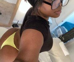 Busty Babe w/ Fat ass & Pussy 🔥 - Image 6