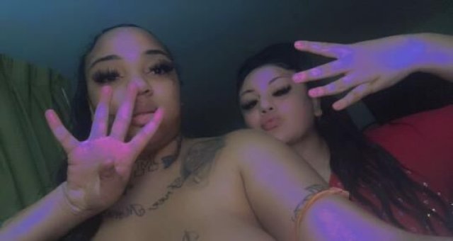bare back 2 girl FUCK FEST 👯♀Latina Squirter's 💦 - 1