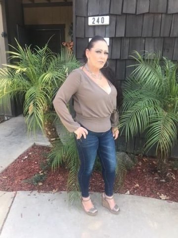 Available Now! Sexy mature milf , no drama - 1