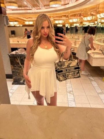 Busty Russian Ready to Play😘 - 1