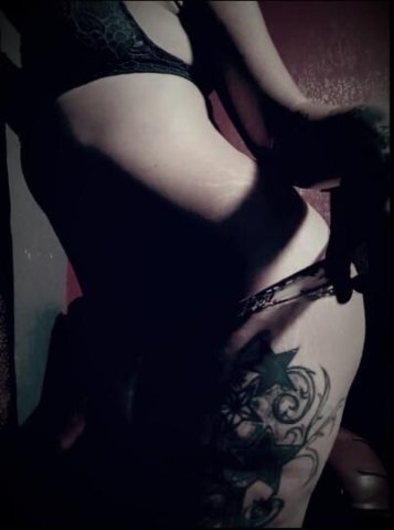 😘🔥🍑 XXX slut A V A I L A B L E - 1