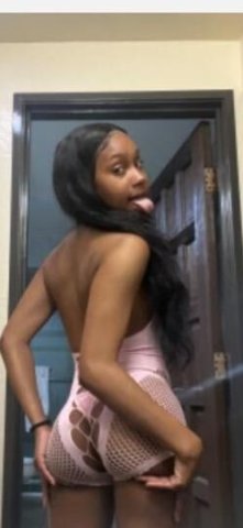 😍Extreme squirter💦🔥🥵💦💦Throat goat 💦💦💦all 3⃣holes open cum say hello 🍑 - 1