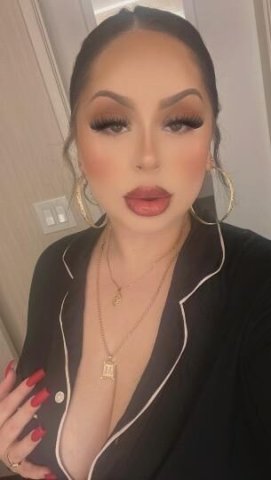 gorgeous face BIG BOOTY BBW FREAK - 1