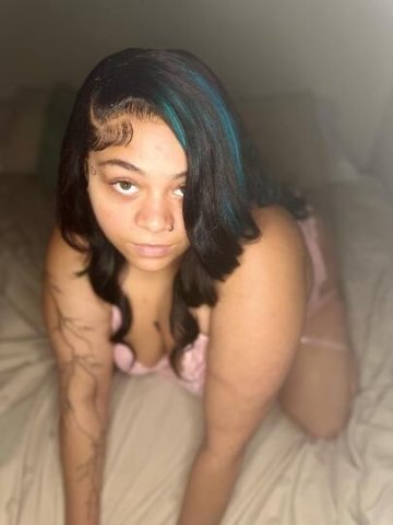 Lightskin BBW - 1